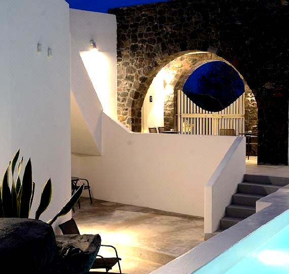 Noir Santorini image 2